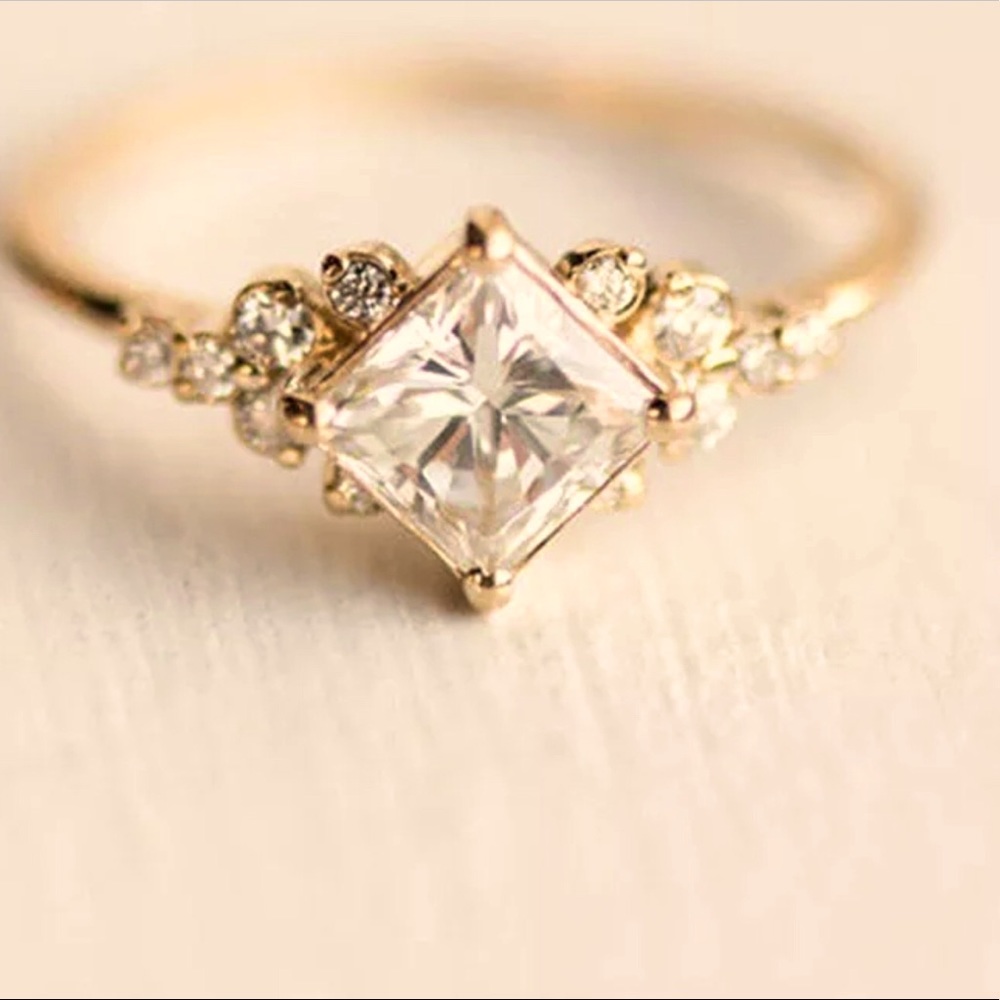 ☘️18K GP Princess Cut Sapphire Promise/Wedding Ring